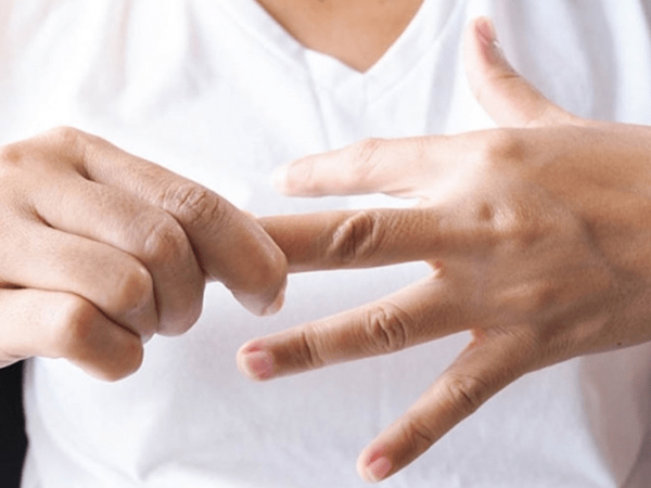 Bạn có biết massage bấm huyệt ở tay giúp chữa bệnh hiệu quả?