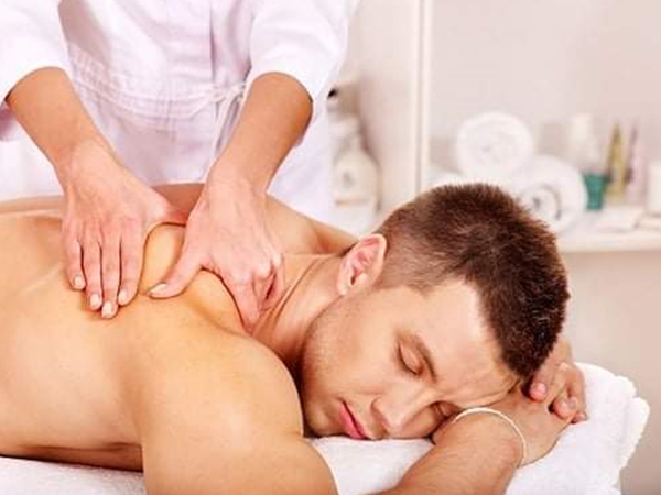 Tẩm quất massage hiệu quả với 8 động tác cơ bản